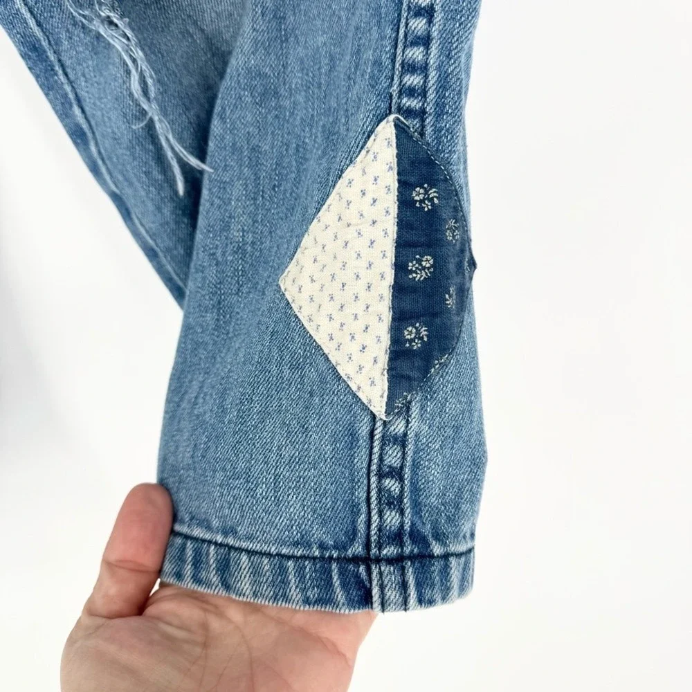 FP We The Free Down To Earth Patched Ripped Tapered Blue Jeans Sz 29 Boho Hippie